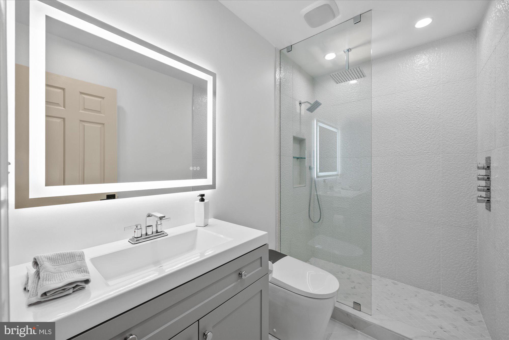 10011 Gary Road Potomac, MD 20854 - Photo 42 of 74 en suite renovated 2024