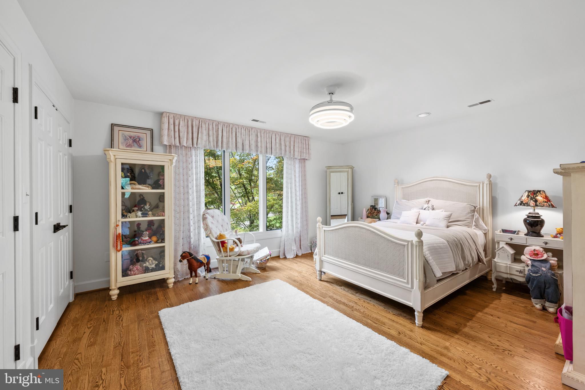 10011 Gary Road Potomac, MD 20854 - Photo 43 of 74 Upper level Bedroom #3 with J&J Bath