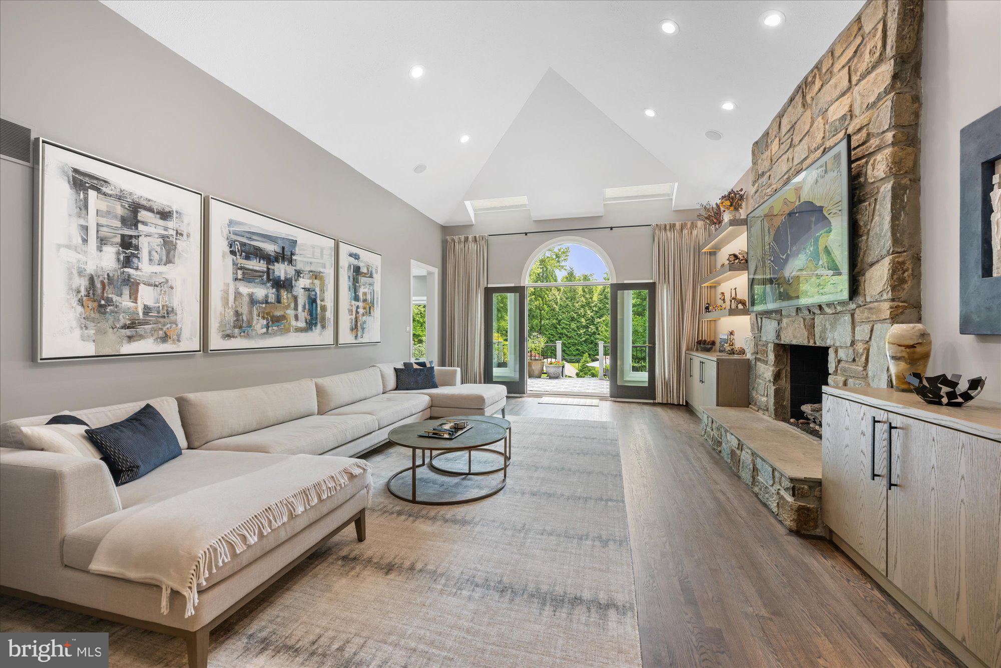 10011 Gary Road Potomac, MD 20854 - Photo 7 of 74