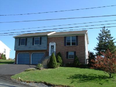 1520 Sculac Road Bethlehem, PA 18020 - Photo 1 of 7 Front