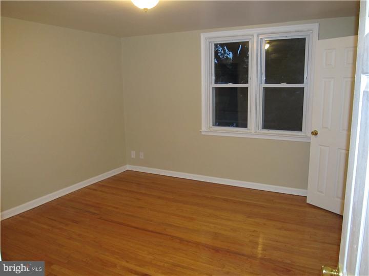 4086 West Ford Road Philadelphia, PA 19131 - Photo 12 of 23 Master Bedroom