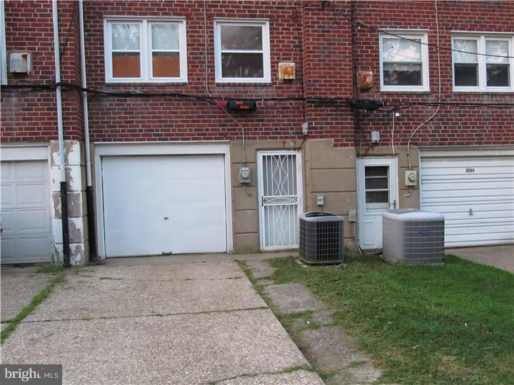 4086 West Ford Road Philadelphia, PA 19131 - Photo 19 of 23 Garage
