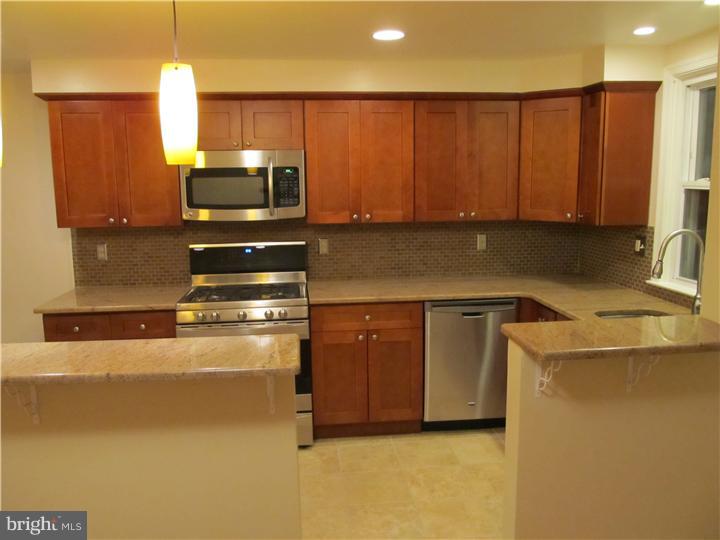 4086 West Ford Road Philadelphia, PA 19131 - Photo 4 of 23 Kitchen