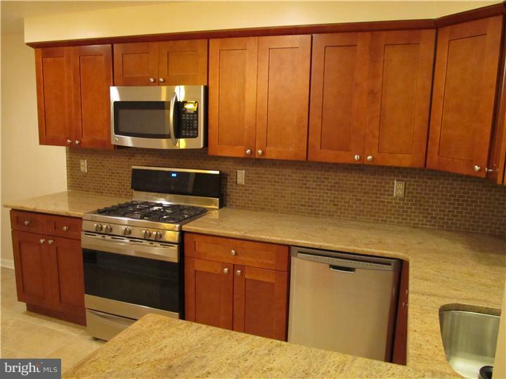 4086 West Ford Road Philadelphia, PA 19131 - Photo 5 of 23 Kitchen