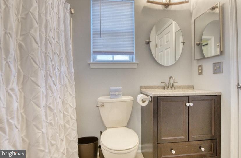 33 Country Club Road Pine Hill, NJ 08021 - Photo 14 of 19 Full bathroom