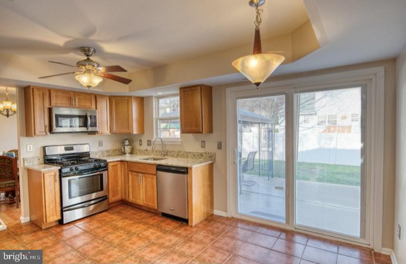 33 Country Club Road Pine Hill, NJ 08021 - Photo 6 of 19 Kitchen