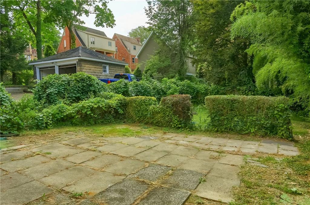 1115 Cochran Road Pittsburgh, PA 15243 - Photo 6 of 25 Gallery Image 6