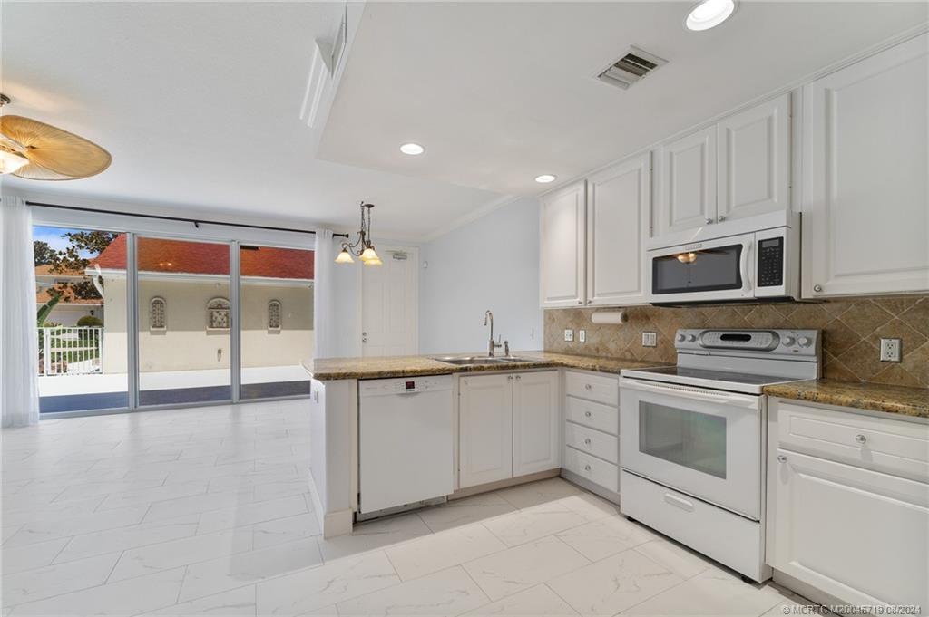 115 Andover Drive Jupiter, FL 33458 - Photo 13 of 36