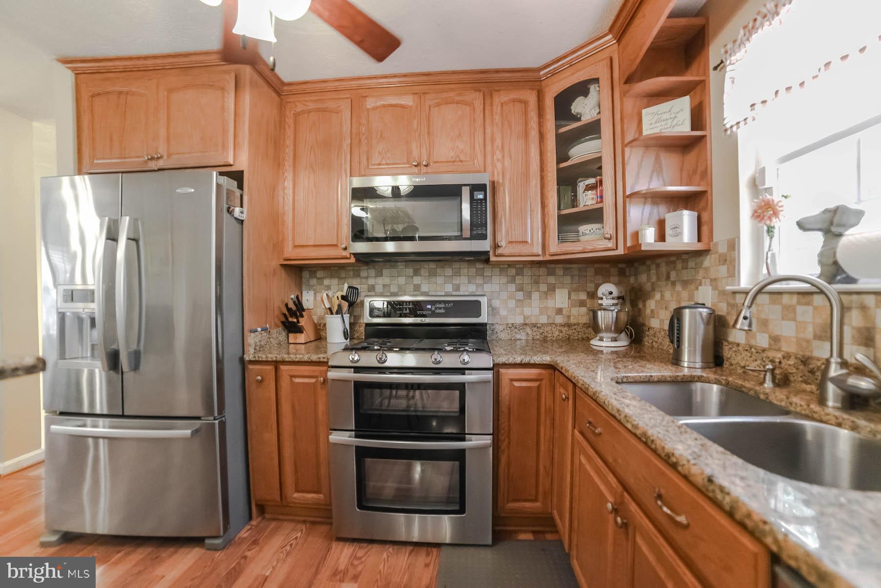 25855 Ricky Drive Hollywood, MD 20636 - Photo 17 of 49 SS appliances, granite counter, oak cabinets