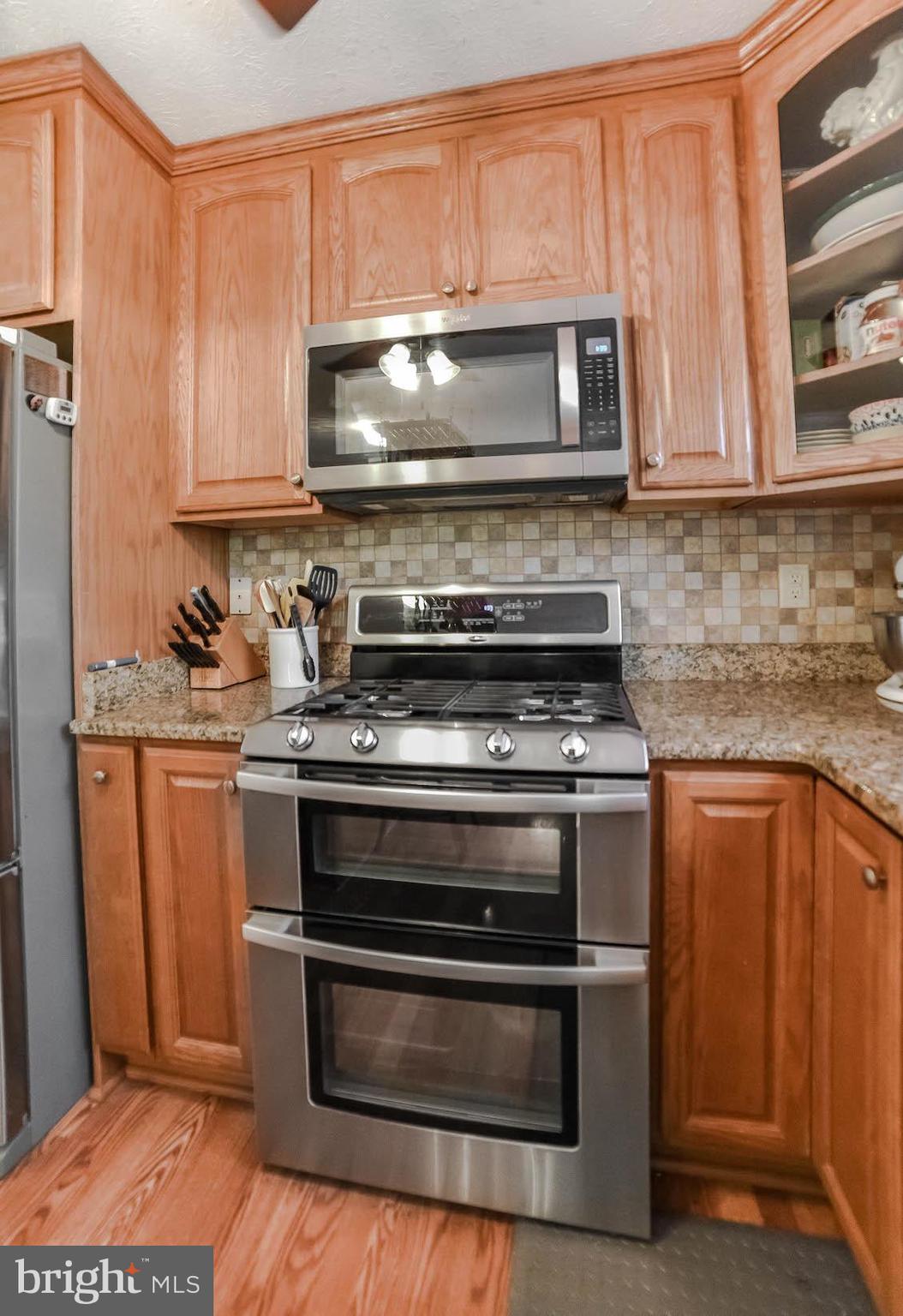 25855 Ricky Drive Hollywood, MD 20636 - Photo 20 of 49 Double ovens and cooking with gas