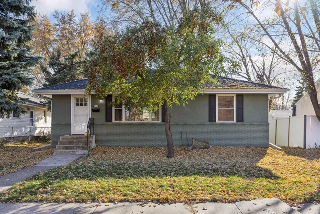 $375,000 | 984 Tuscarora Avenue West, St. Paul, MN 55102