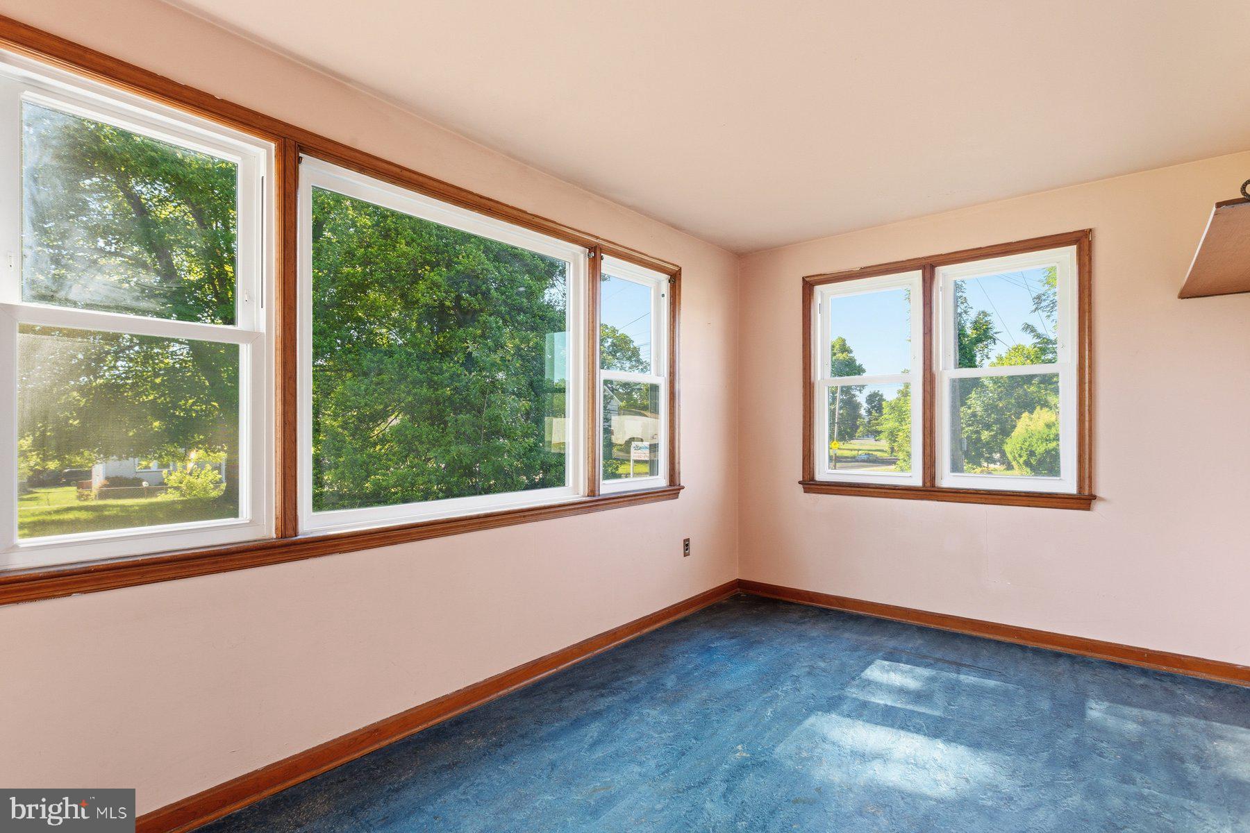 2815 Ritchie Road District Heights, MD 20747 - Photo 5 of 23 Living Room
