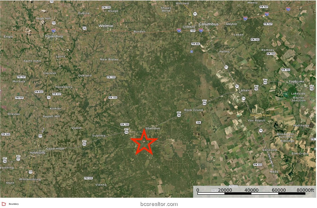 416 County Road Hallettsville, TX 77964 - Photo 4 of 25 a bathroom with a small yard