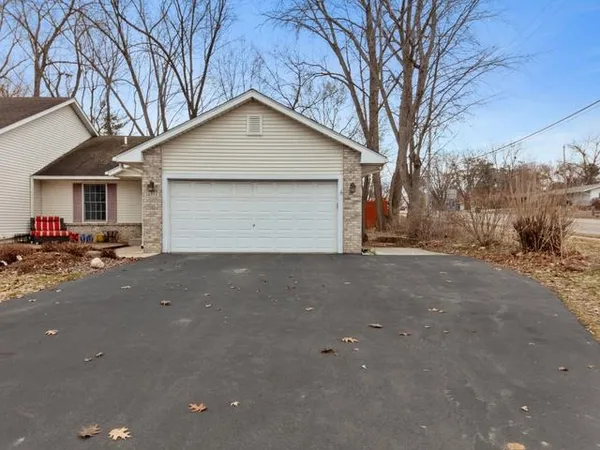 $345,000 | 14775 Upper 56th Street North, Stillwater, MN 55082