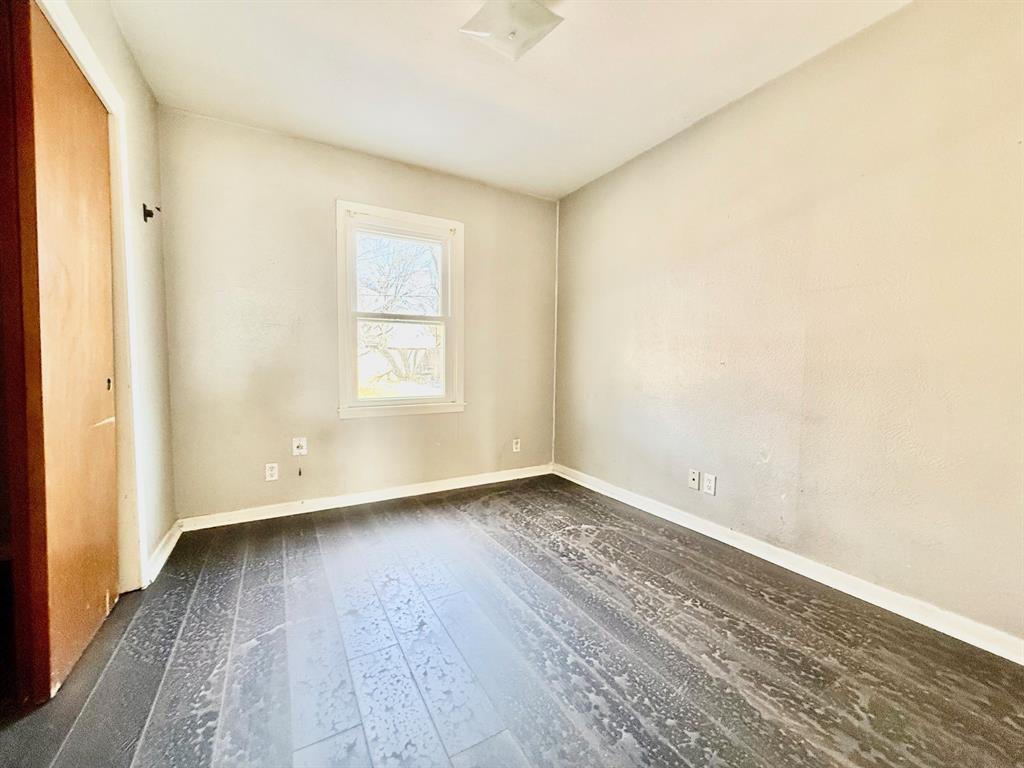 512 Northwest Lorna Street Burleson, TX 76028 - Photo 8 of 13