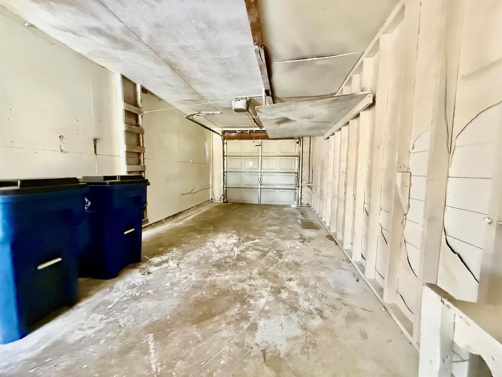 512 Northwest Lorna Street Burleson, TX 76028 - Photo 10 of 13