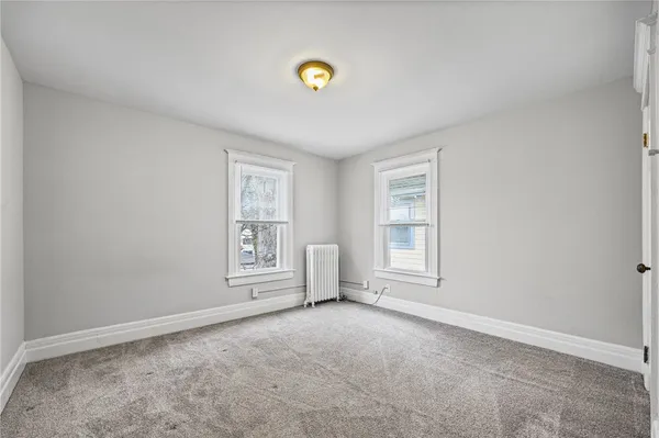 $1,900 | 164 Laburnam Crescent, Rochester, NY 14620