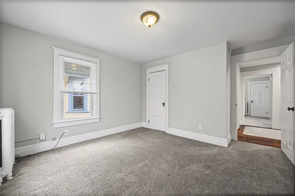 $1,900 | 164 Laburnam Crescent, Rochester, NY 14620