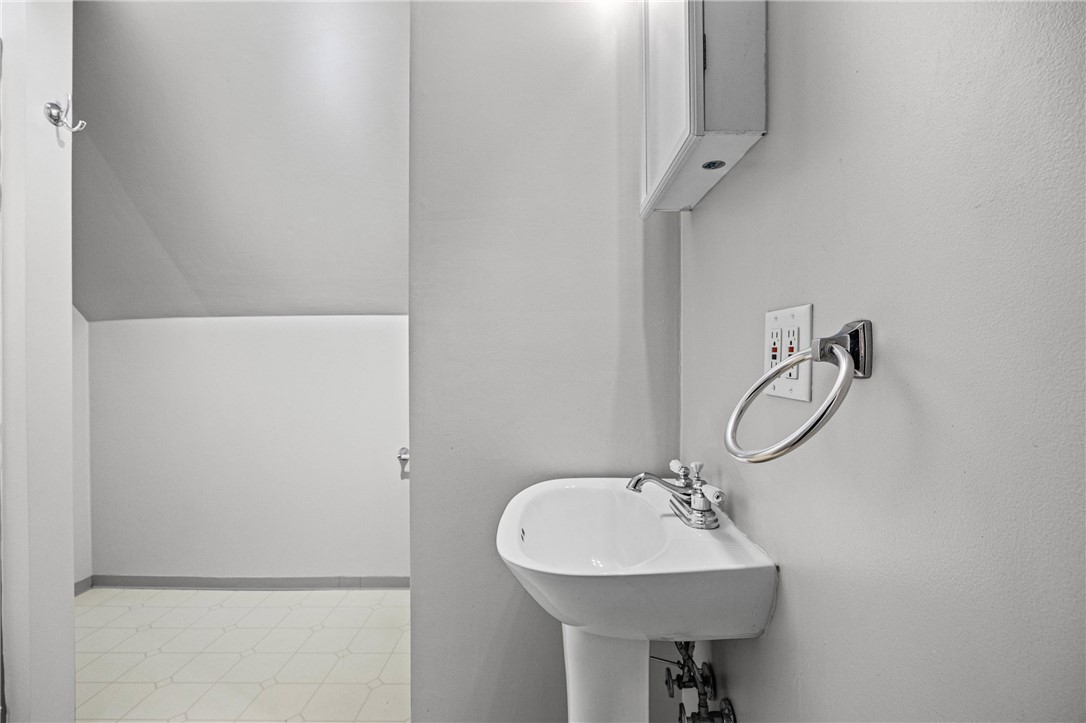 164 Laburnam Crescent Rochester, NY 14620 - Photo 16 of 20