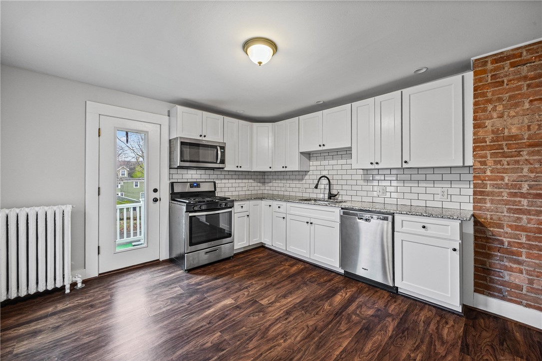 164 Laburnam Crescent Rochester, NY 14620 - Photo 3 of 20