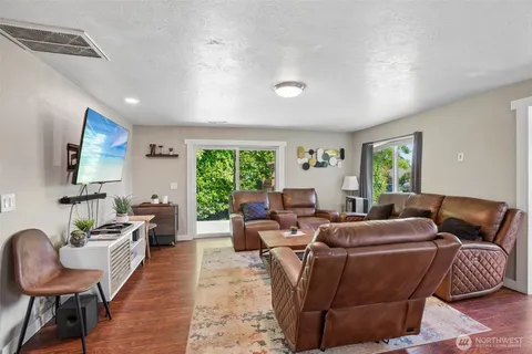 $474,000 | 9810 Northeast 3rd Street, Vancouver, WA 98664
