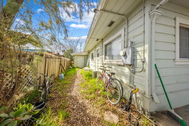 a view of a interior of the house