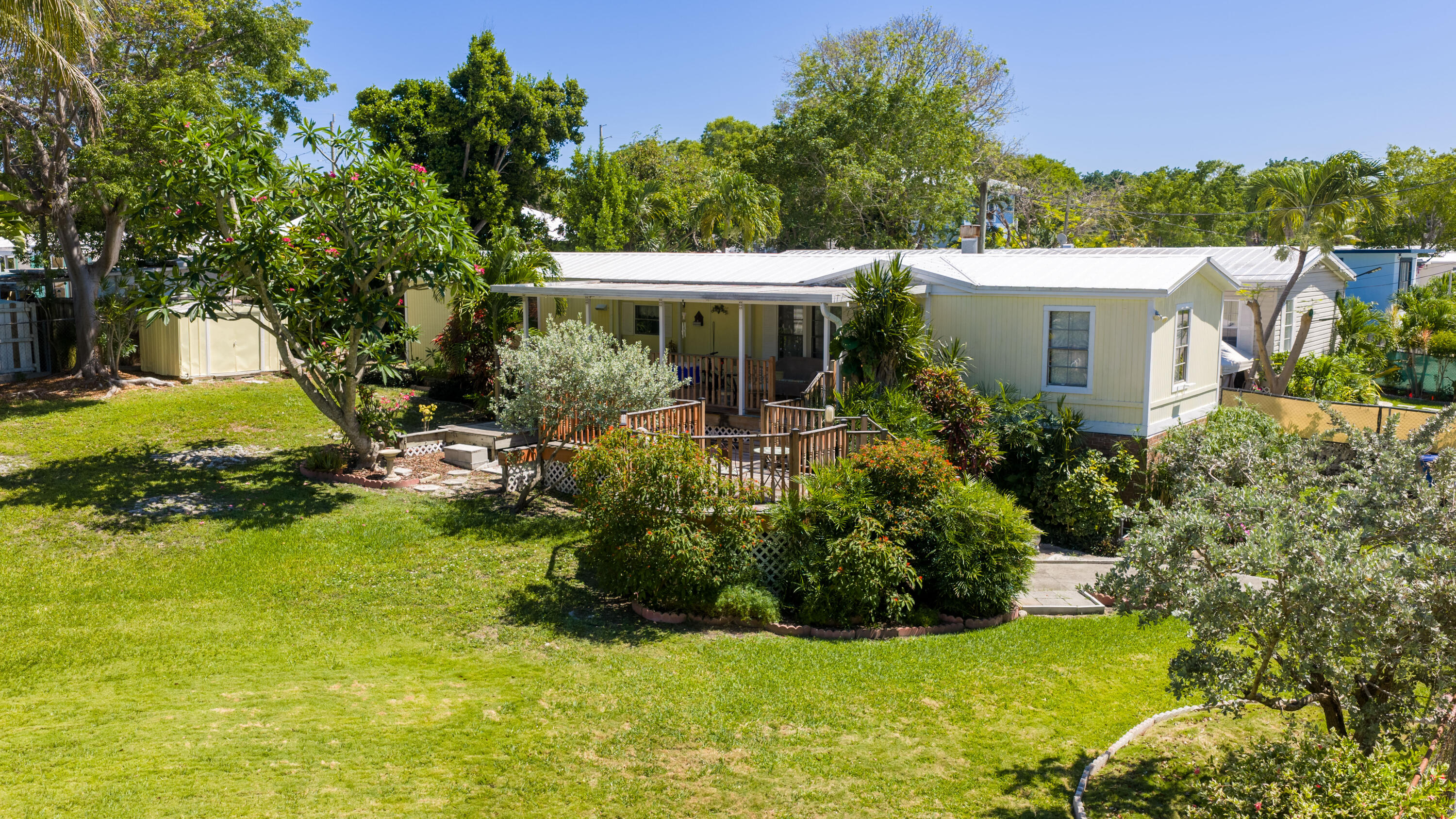 917 Plantation Road Key Largo, FL 33037 - Photo 28 of 31 Side