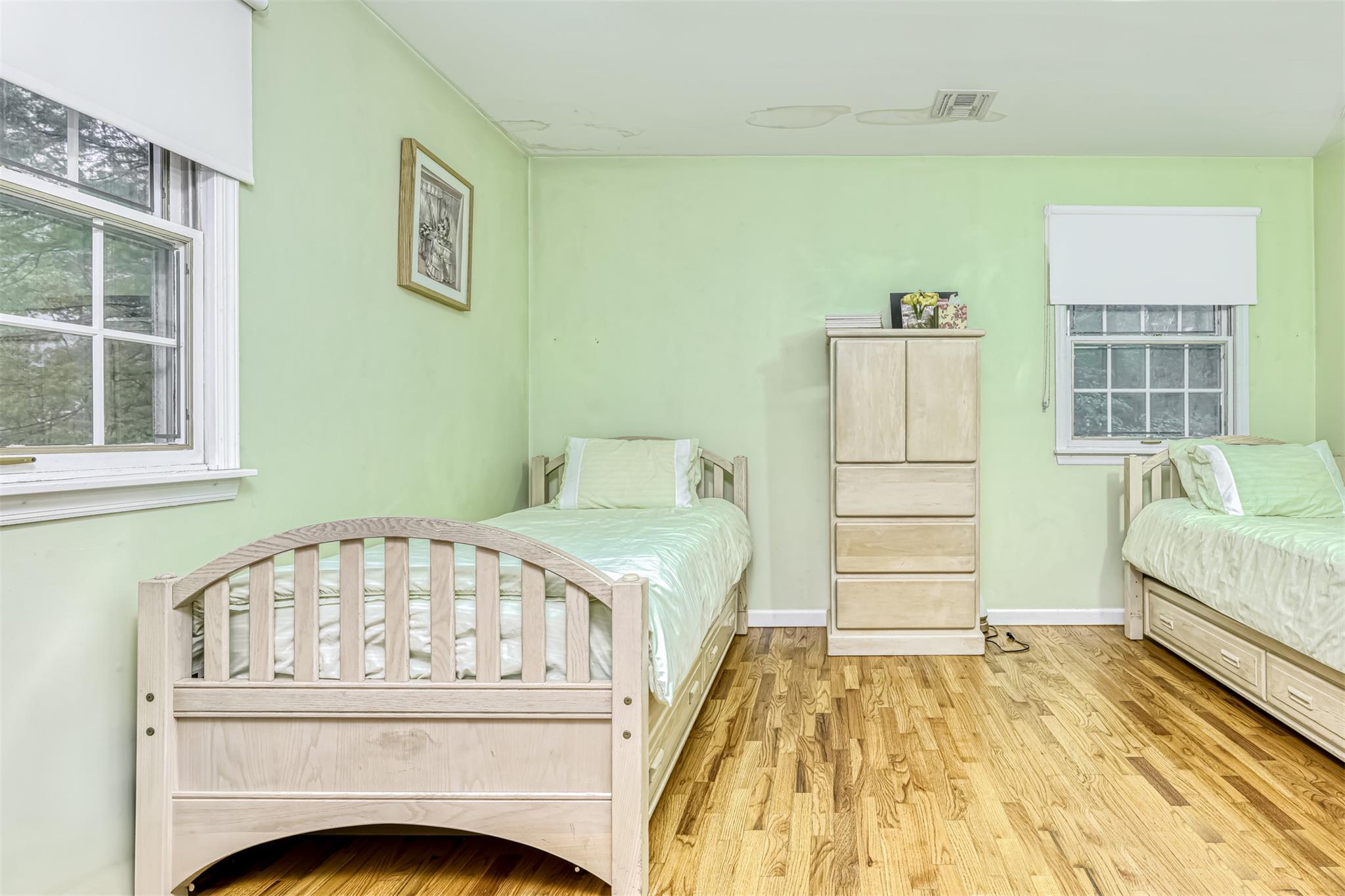 60 Highview Road Monsey, NY 10952 - Photo 19 of 26 a bedroom with a bed and a window