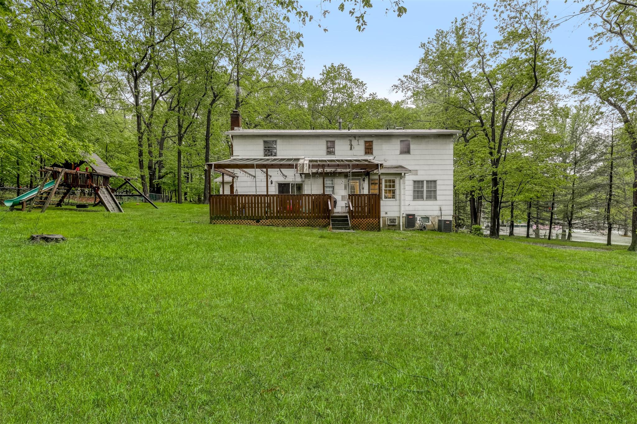 60 Highview Road Monsey, NY 10952 - Photo 5 of 26 front view of a house with a yard