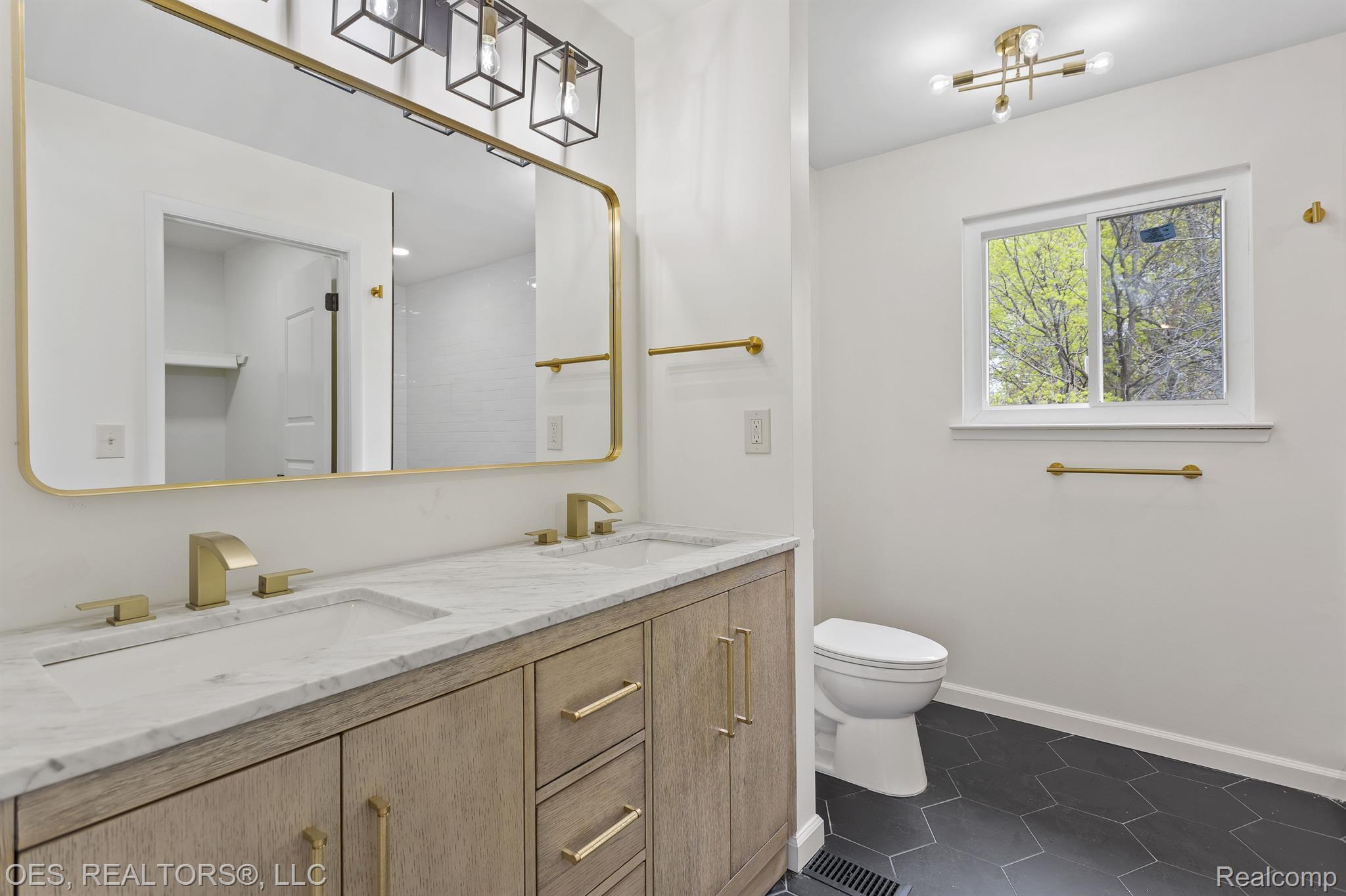 22510 Deerfield Road Novi, MI 48375 - Photo 18 of 42 Gallery Image 18