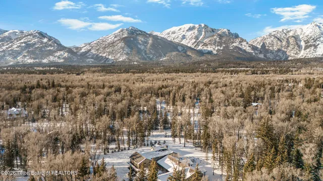 $24,500,000 | 8910 Porter Loop Road, Jackson, WY 83001