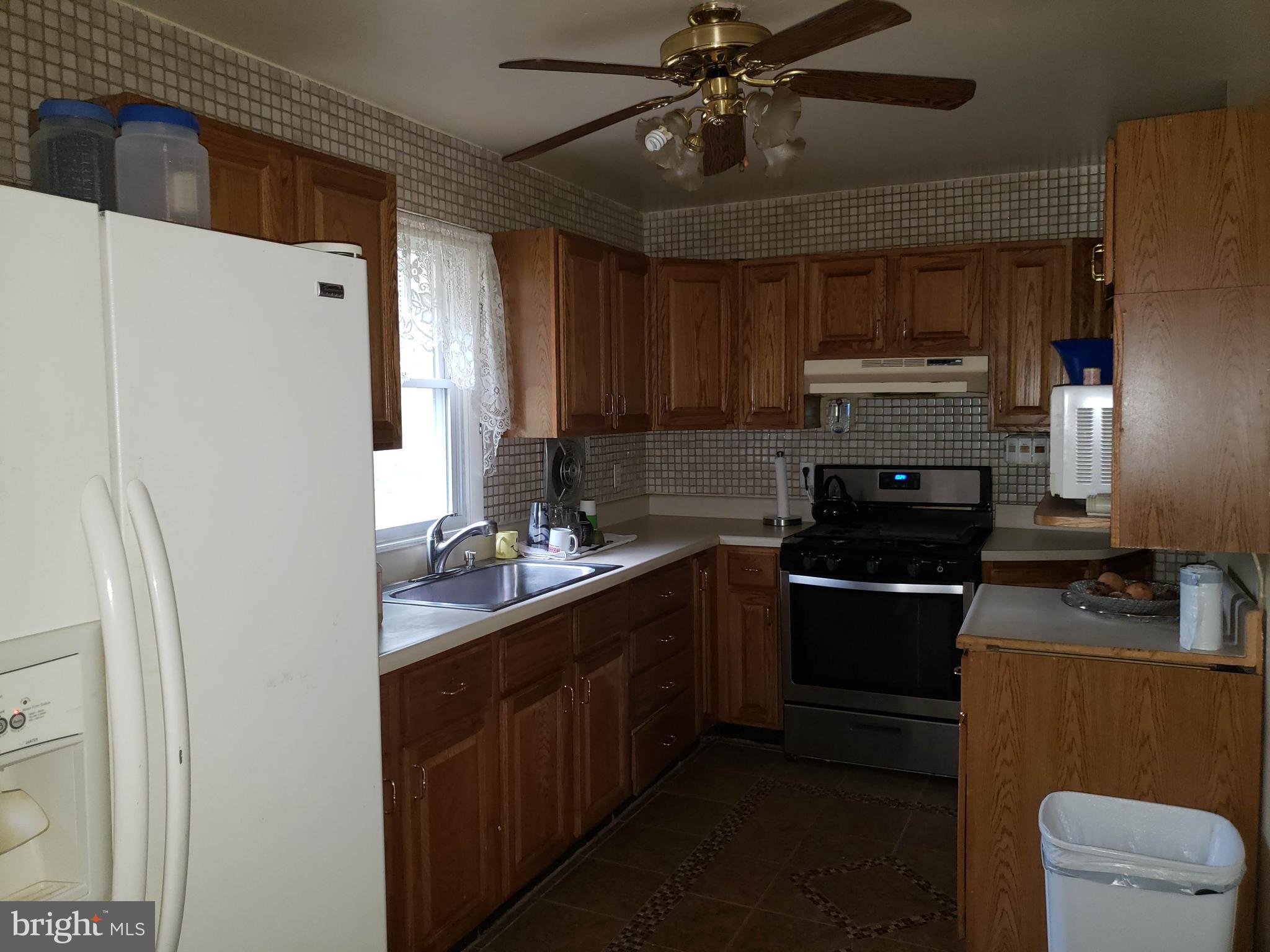 1853 Wycliffe Road Baltimore, MD 21234 - Photo 3 of 21