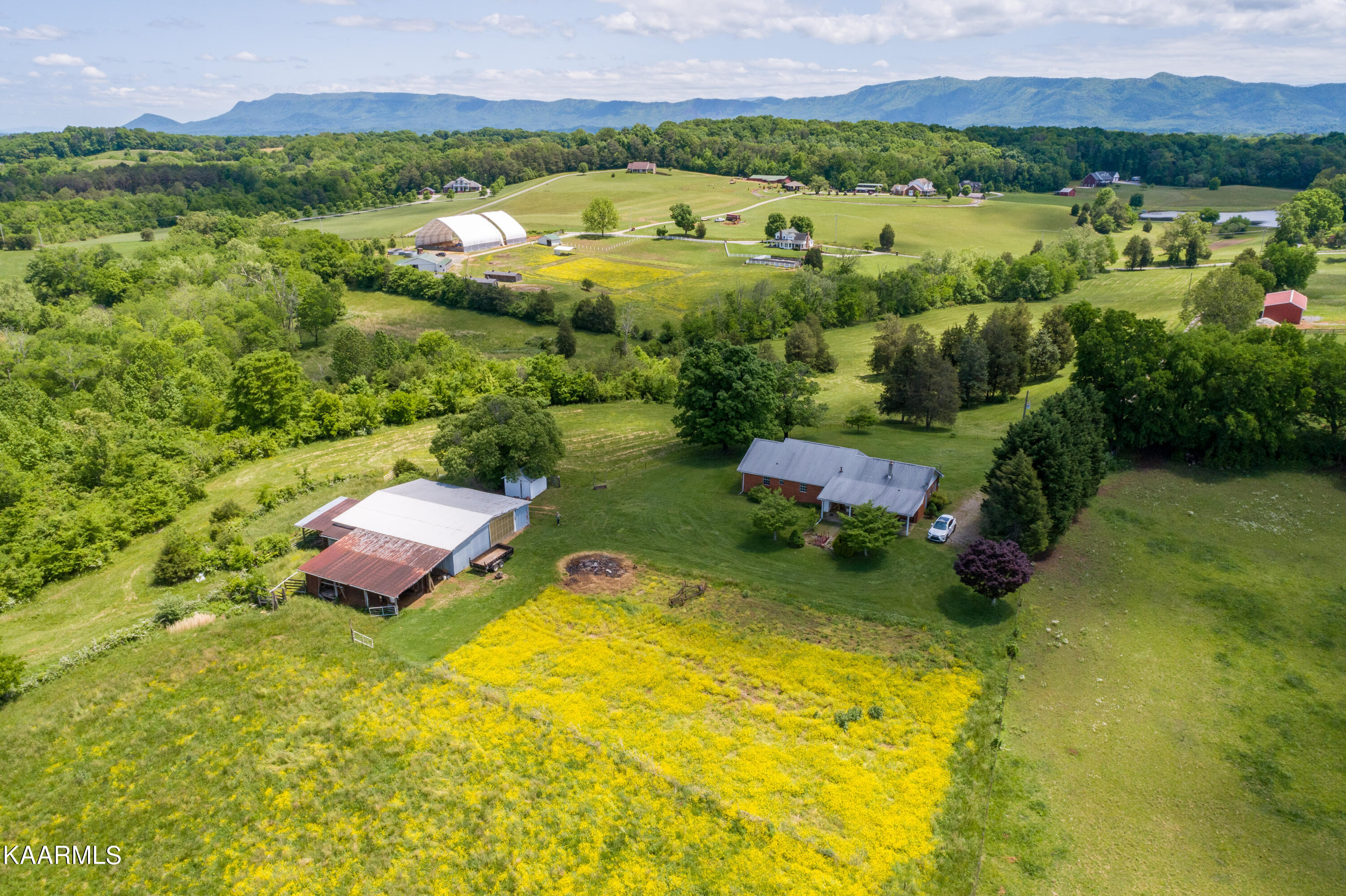 301 Alfred McCammon Road Maryville, TN 37804 - Photo 2 of 57 301 Alfred Mccammon Rd.-16