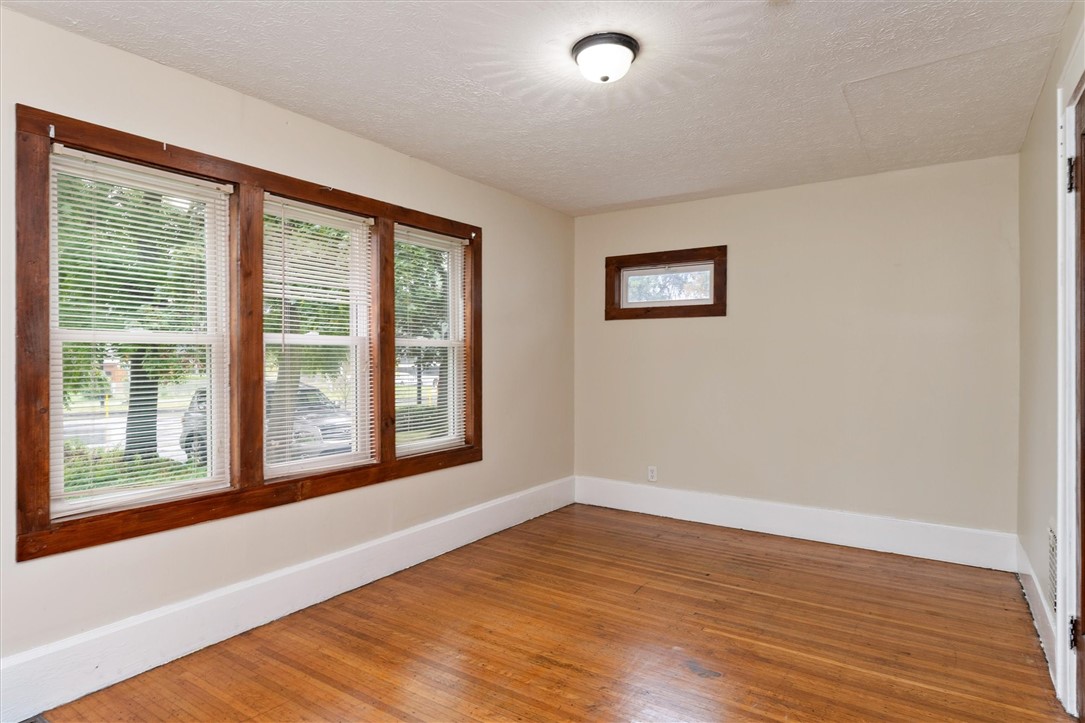 19 Genesee Park Boulevard Rochester, NY 14611 - Photo 17 of 50