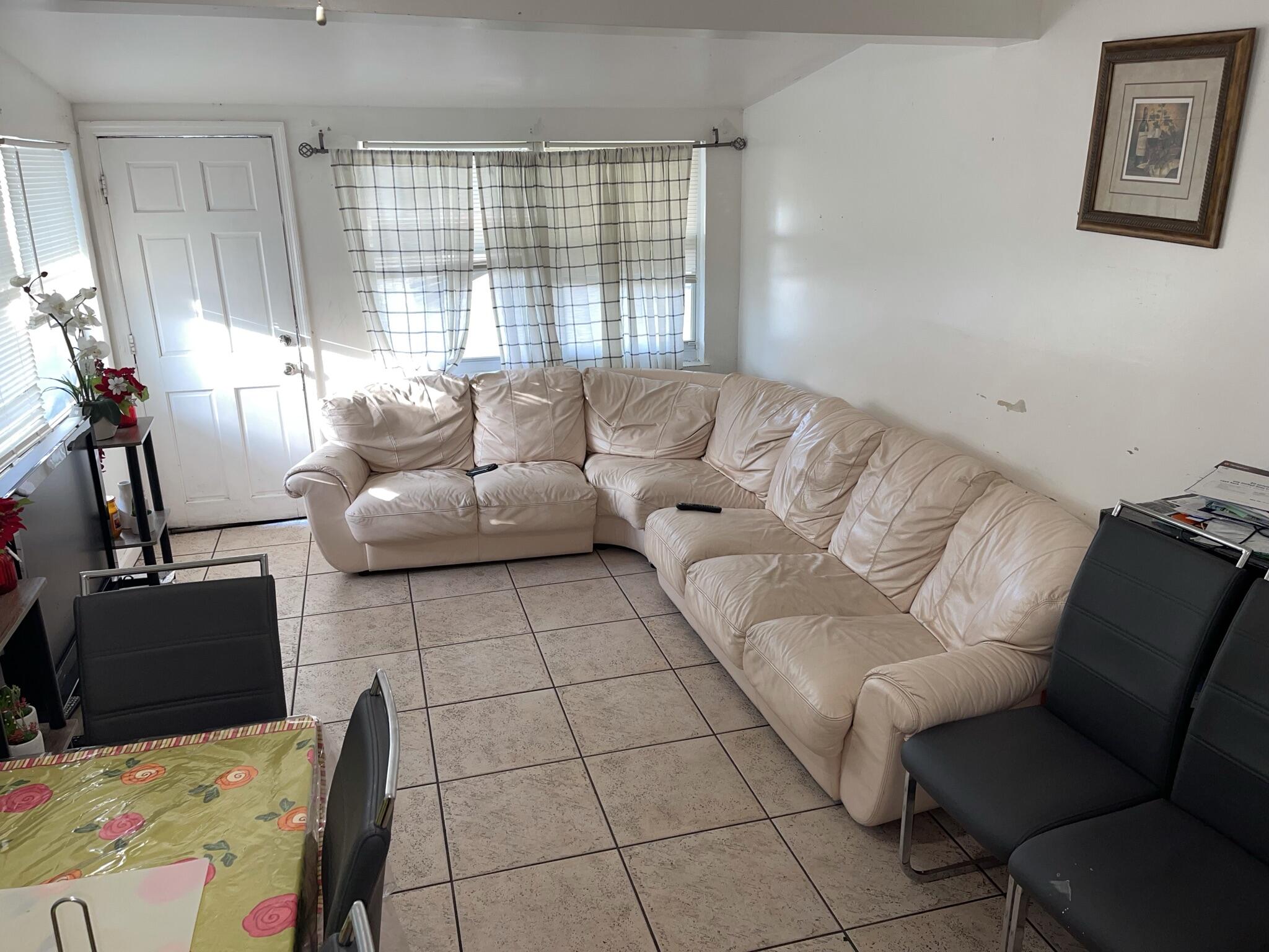 1206 Highview Road Lake Worth, FL 33462 - Photo 2 of 12 Living Room