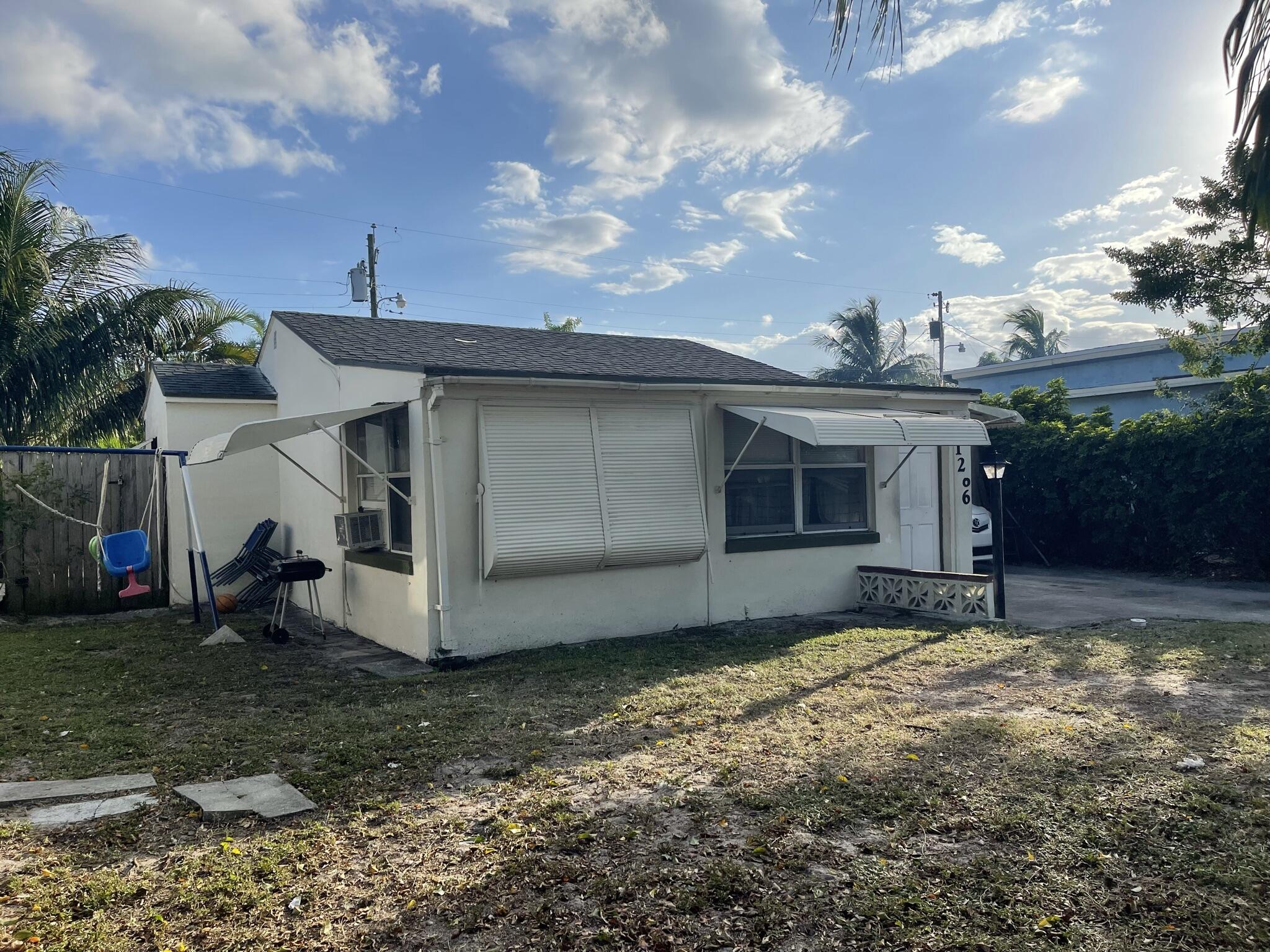 1206 Highview Road Lake Worth, FL 33462 - Photo 8 of 12 IMG_4017