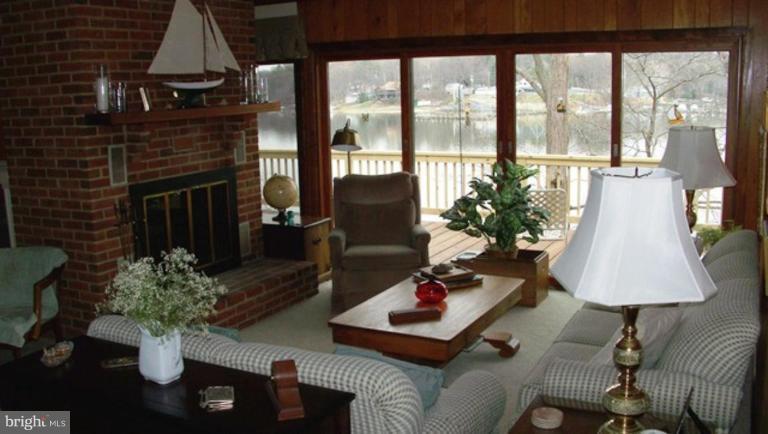 2213 Garrity Road St. Leonard, MD 20685 - Photo 23 of 26 Living Room View