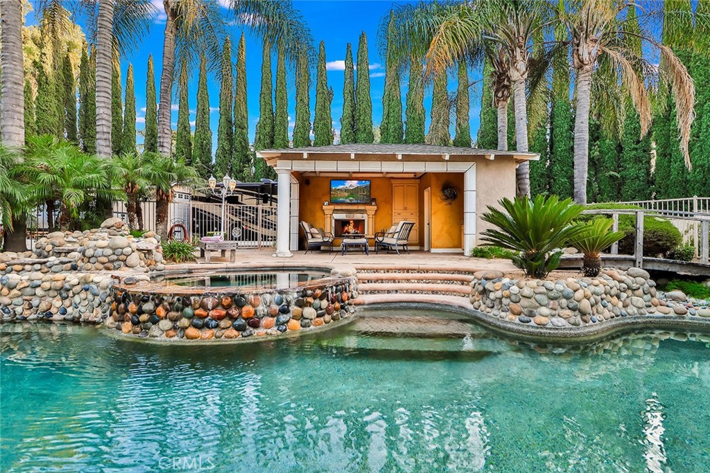 56 Humboldt Street Simi Valley, CA 93065 - Photo 5 of 75