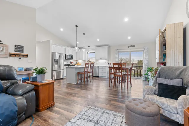 $540,000 | 963 Golfview Avenue, Zumbrota, MN 55992