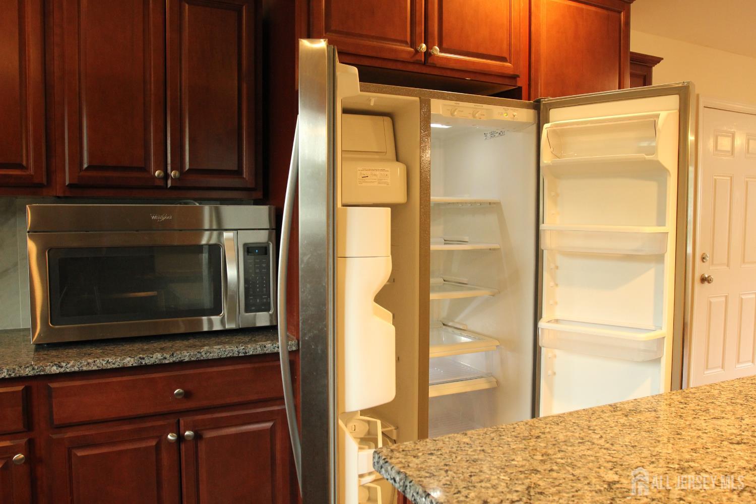 60 Morgan Drive Edison, NJ 08817 - Photo 11 of 39