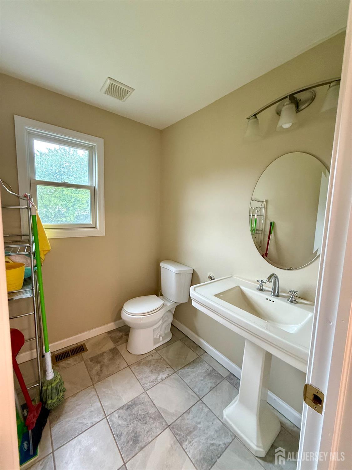 60 Morgan Drive Edison, NJ 08817 - Photo 16 of 39