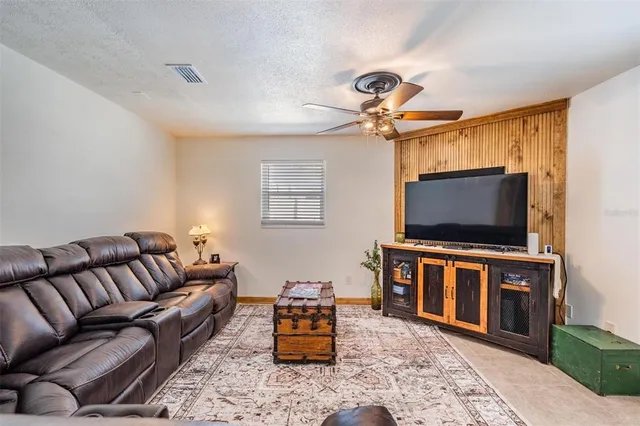 $645,000 | 2405 Summerlin Drive, Clearwater, FL 33764