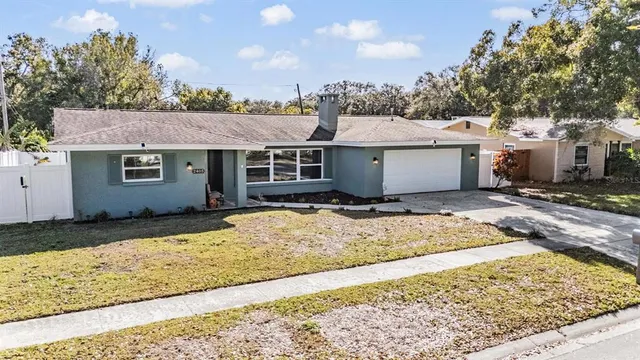 $645,000 | 2405 Summerlin Drive, Clearwater, FL 33764