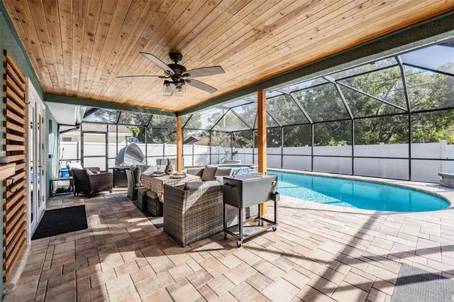 $645,000 | 2405 Summerlin Drive, Clearwater, FL 33764