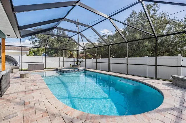 $645,000 | 2405 Summerlin Drive, Clearwater, FL 33764