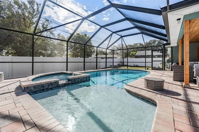 $645,000 | 2405 Summerlin Drive, Clearwater, FL 33764