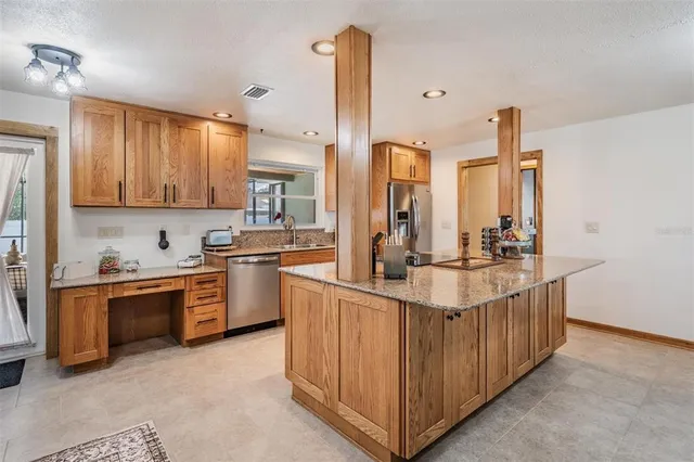 $645,000 | 2405 Summerlin Drive, Clearwater, FL 33764