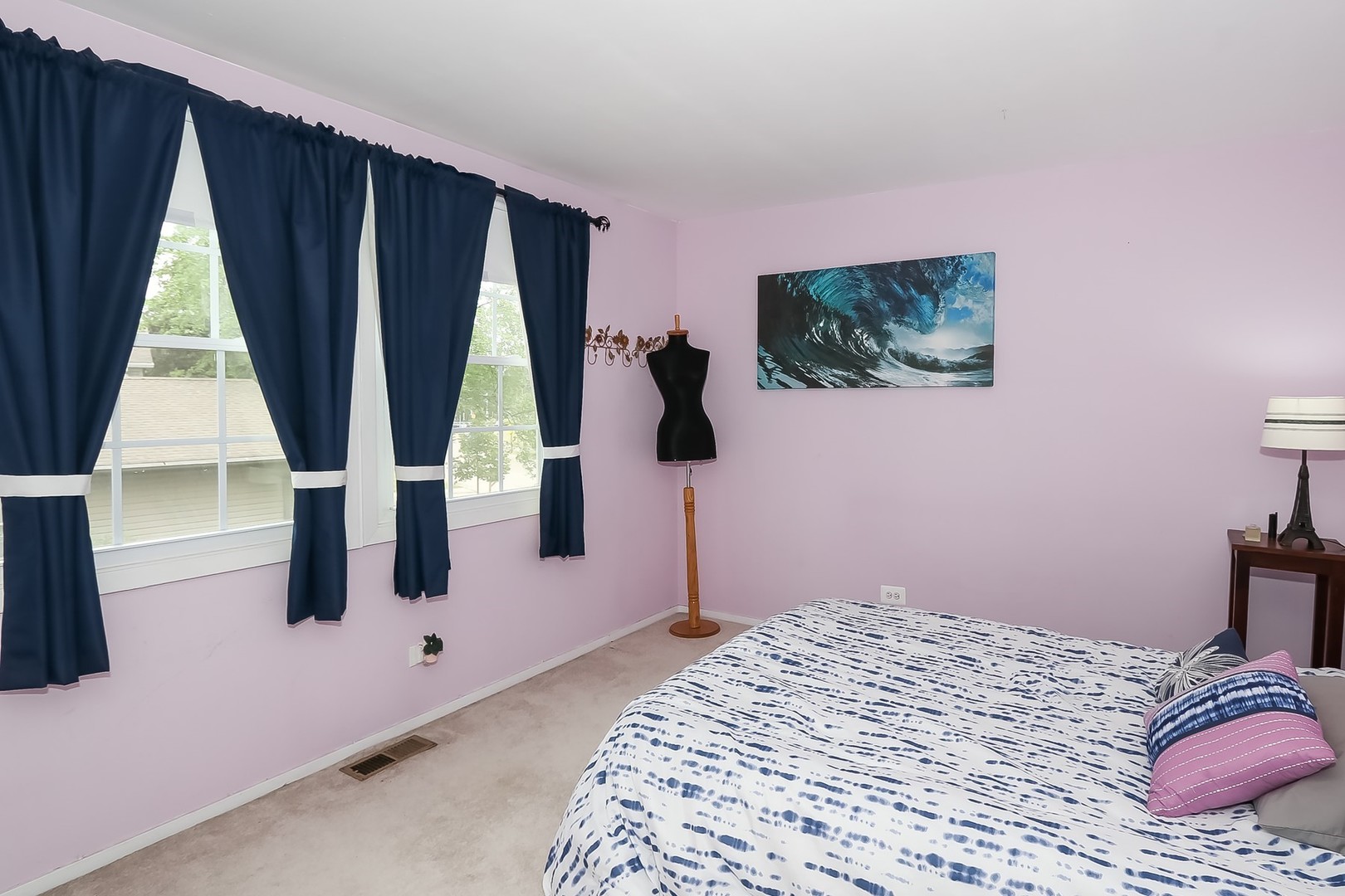 136 Weidner Road Buffalo Grove, IL 60089 - Photo 27 of 41 a bedroom with a bed and a window