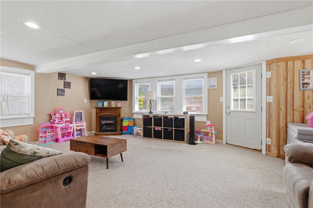 48 Overlea Road North Smithfield, RI 02896 - Photo 13 of 38