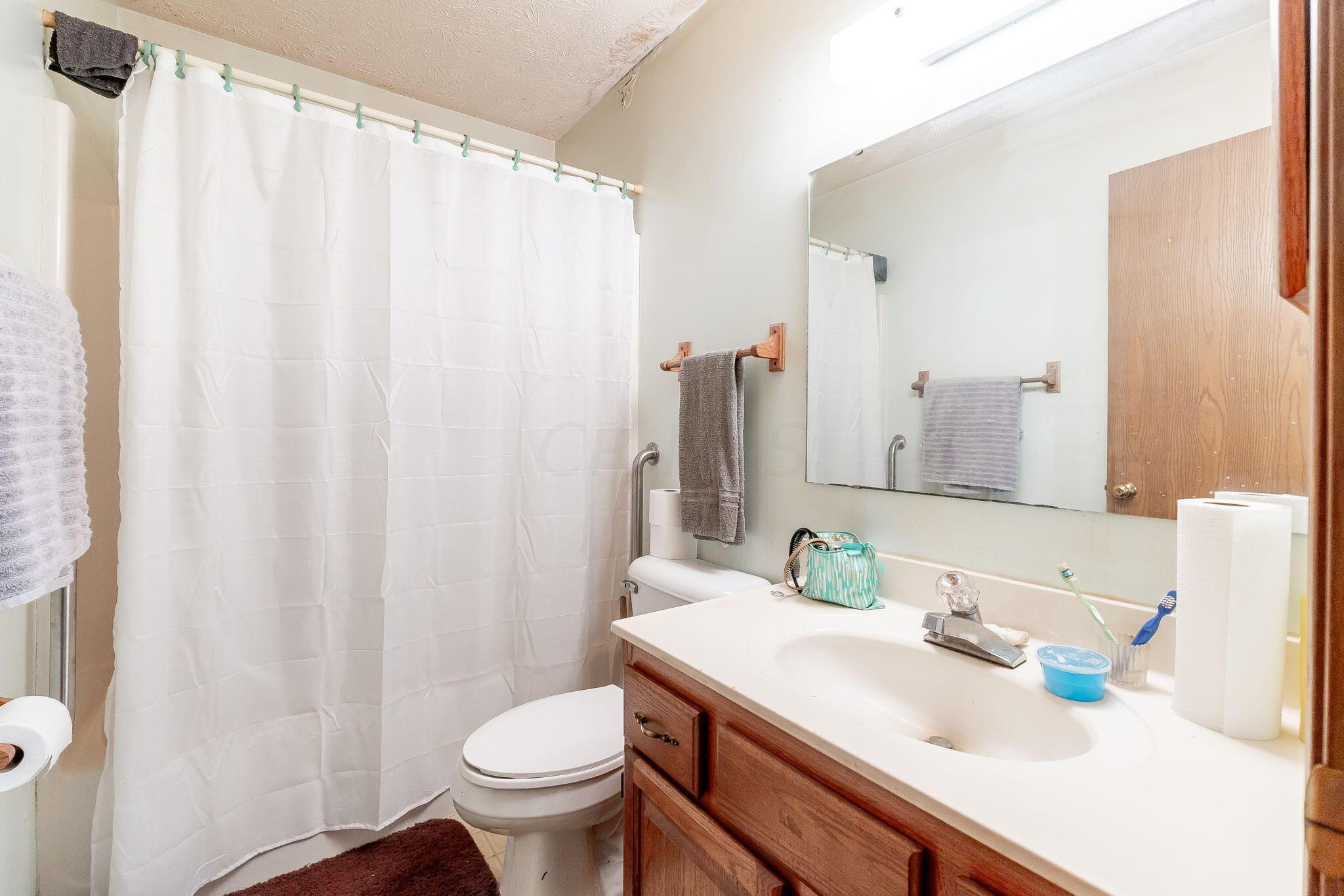 487 Meadow Lane Springfield, OH 45505 - Photo 34 of 58 487 Meadow Ln (Interior)-25